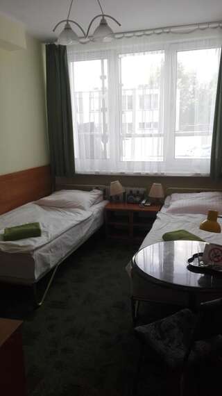 Отель HOTEL ODR Сулехув Двухместный номер с 2 отдельными кроватями-3